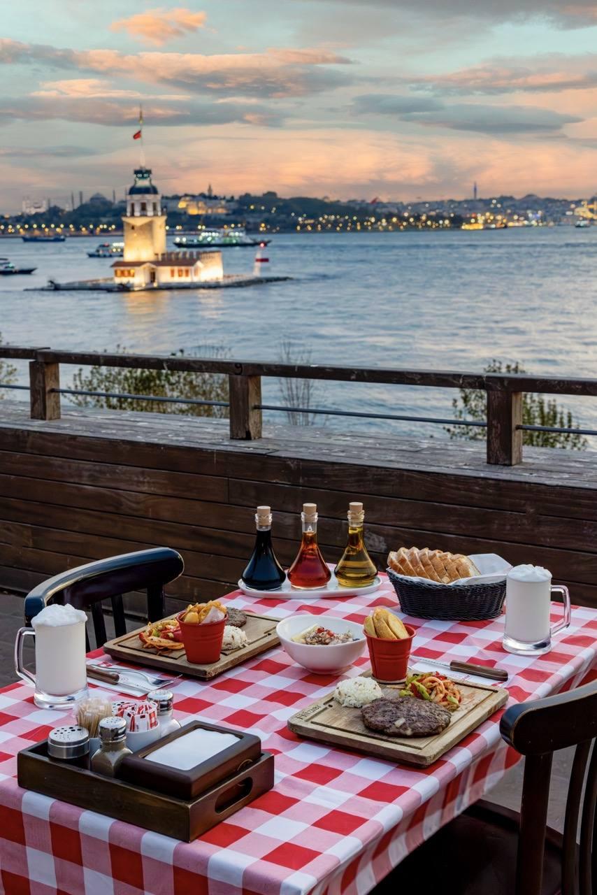 Table view with Maiden's Tower